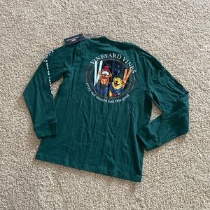 Vineyard vines youth tee. XL